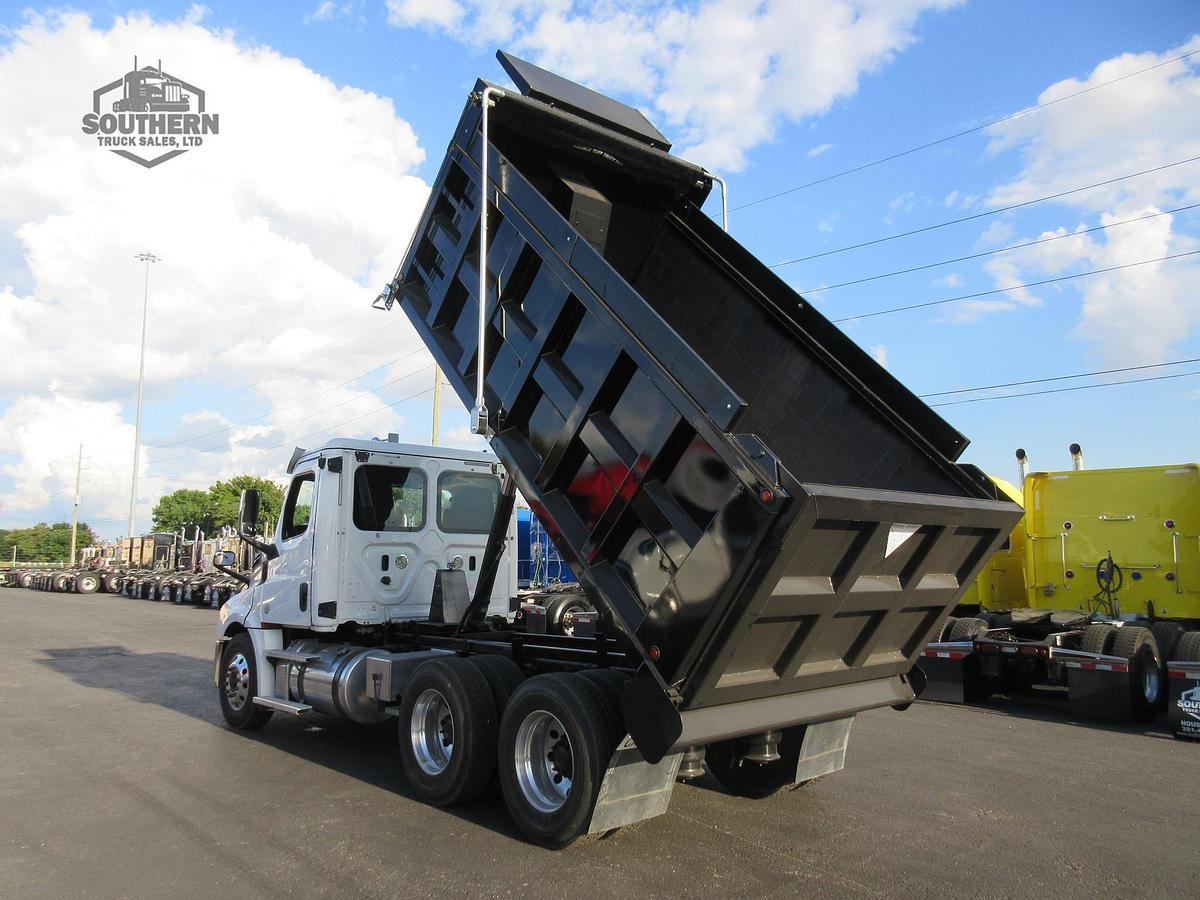 Used 2019 FREIGHTLINER CASCADIA 126