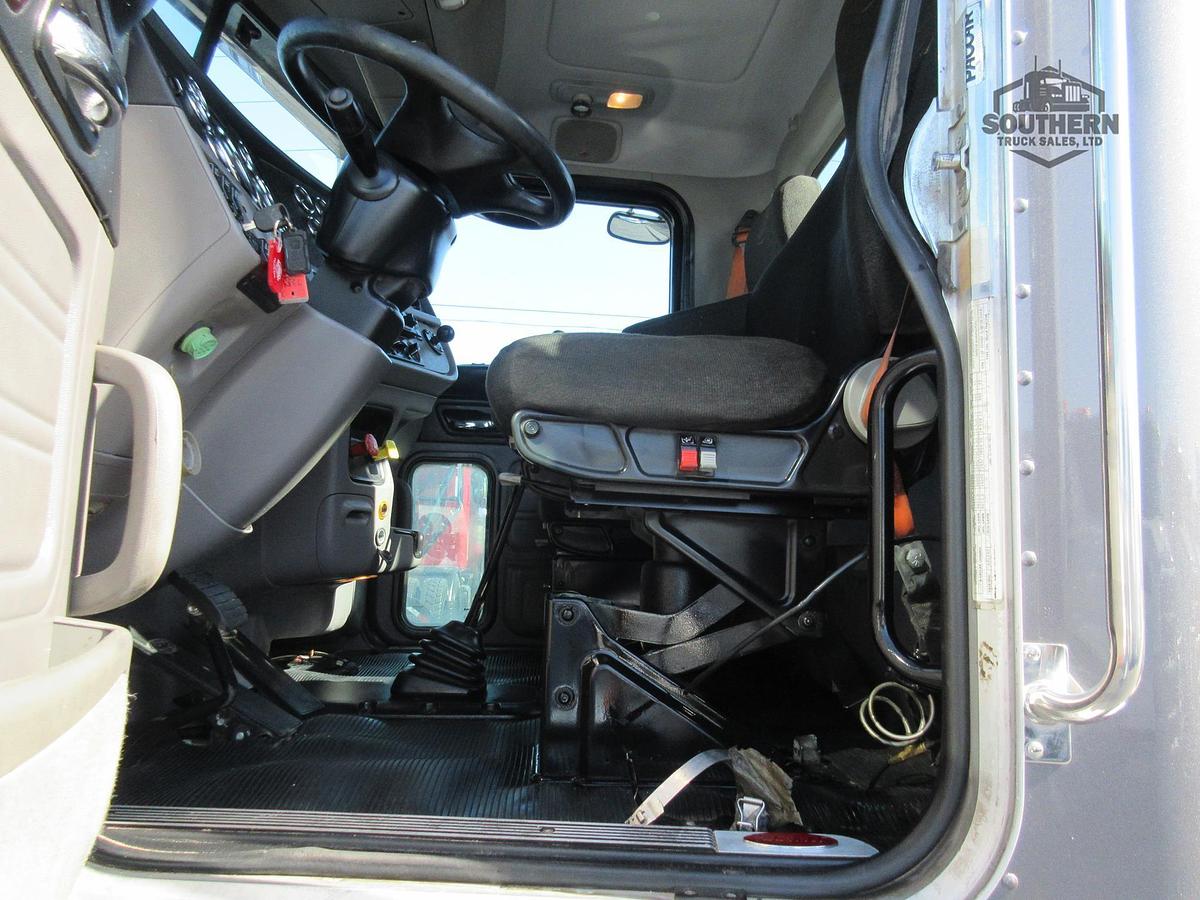 Used 2022 PETERBILT 389