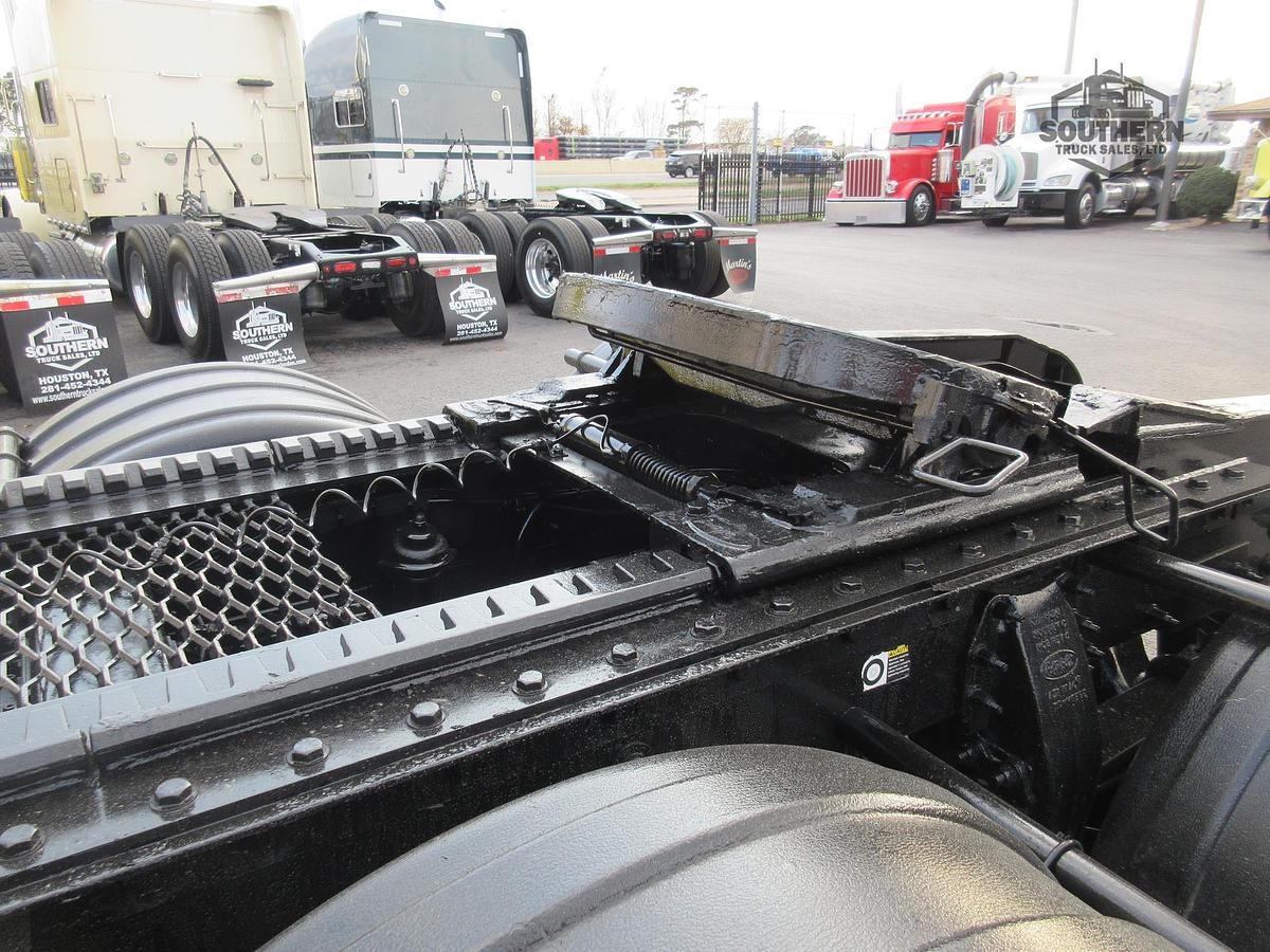 Used 2021 PETERBILT 567