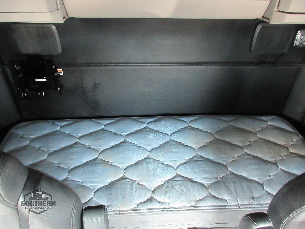 Used 2023 KENWORTH T880