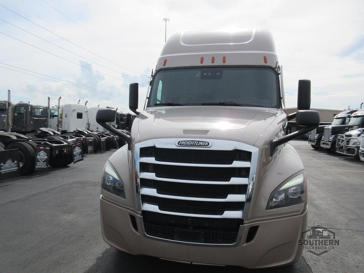 Used 2023 FREIGHTLINER CASCADIA 126