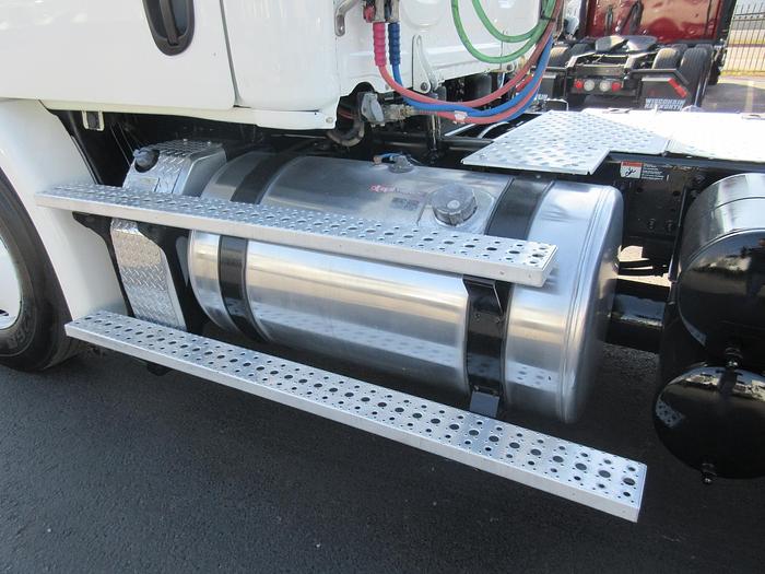 Used 2017 FREIGHTLINER CASCADIA 113