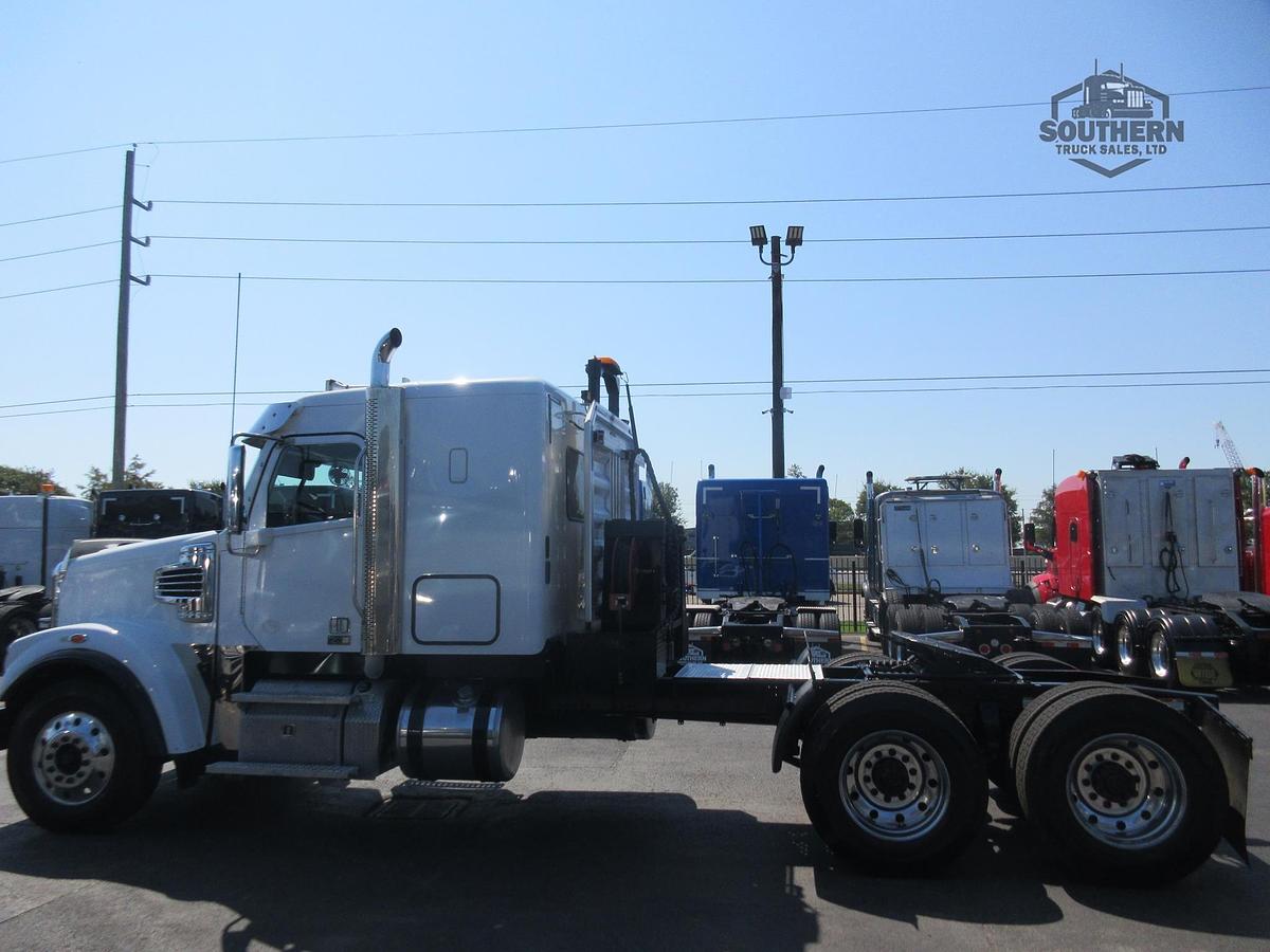 Used 2020 FREIGHTLINER 122SD