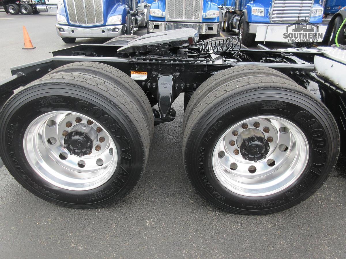 Used 2019 FREIGHTLINER CASCADIA 126