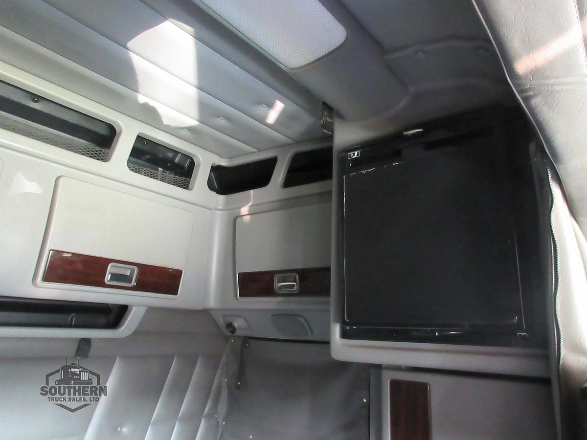 Used 2019 PETERBILT 389