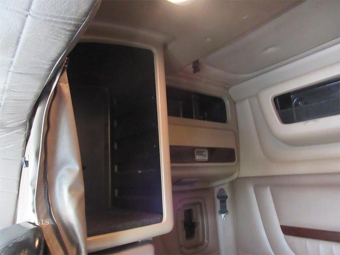 Used 2017 PETERBILT 389