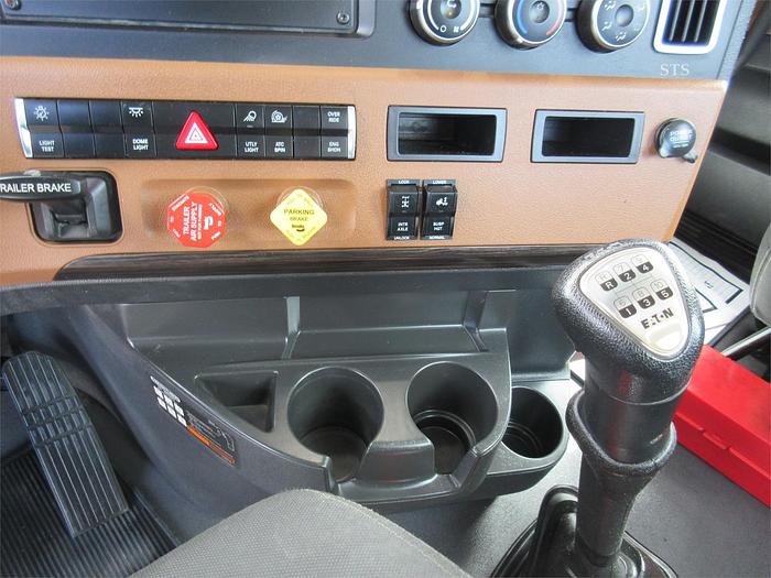 Used 2019 FREIGHTLINER CASCADIA 126