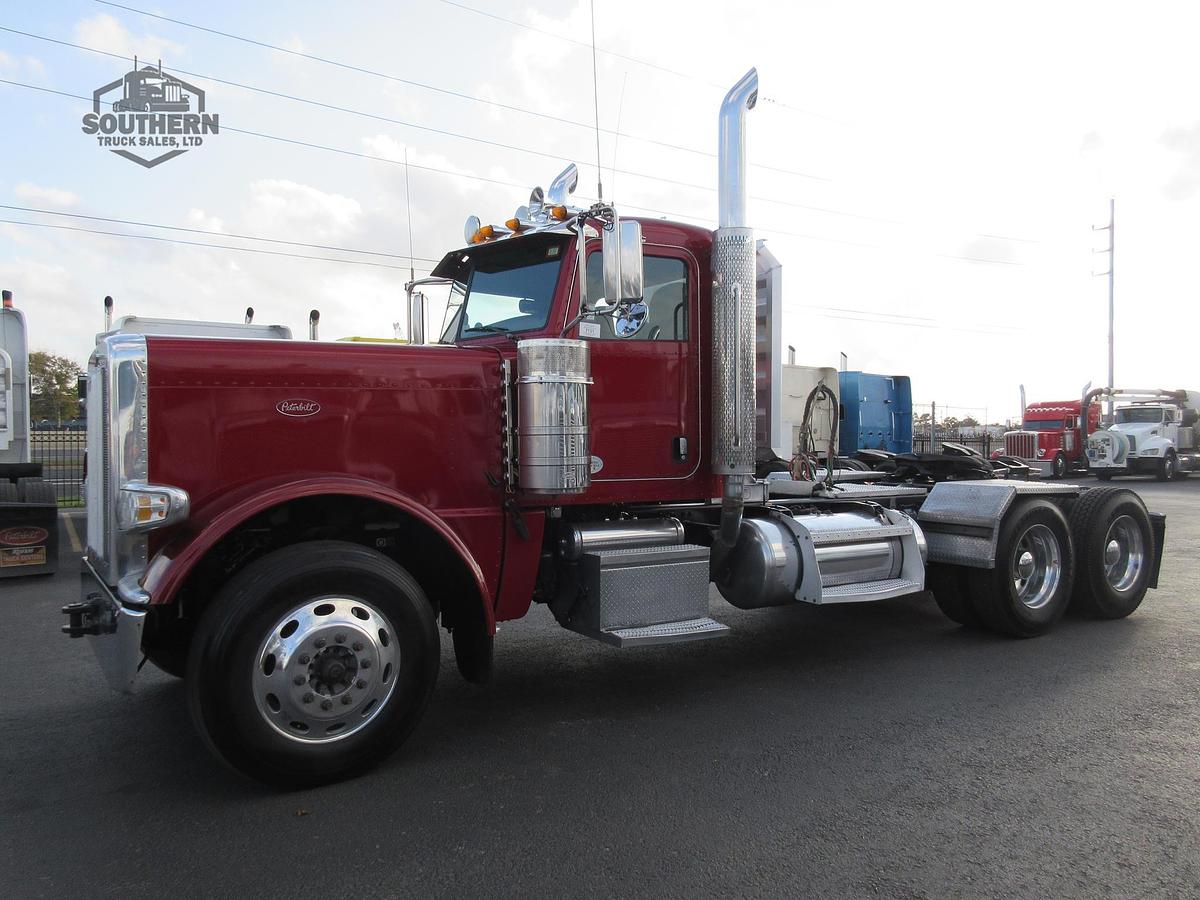 Used 2021 PETERBILT 389