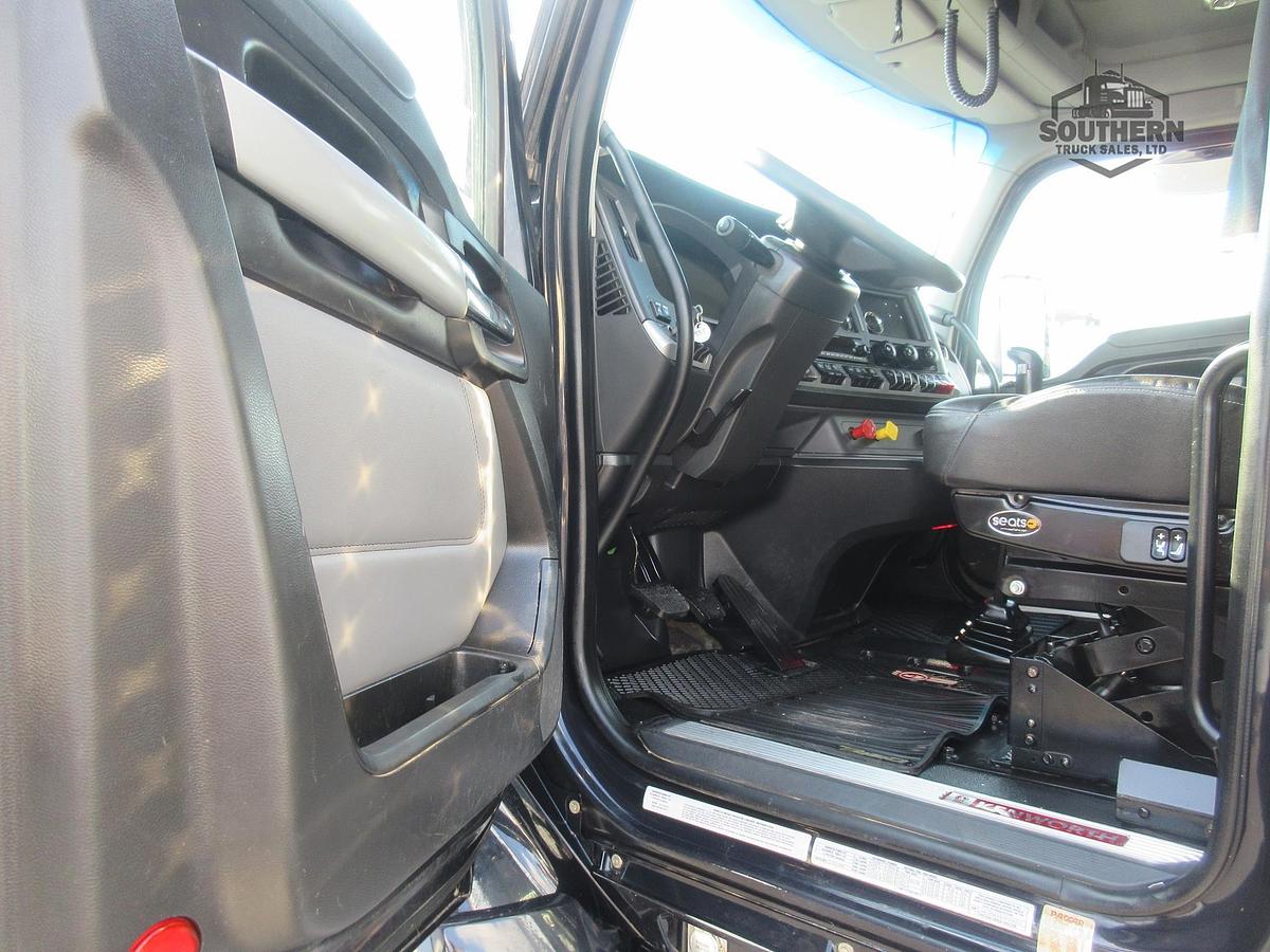 Used 2023 KENWORTH T880