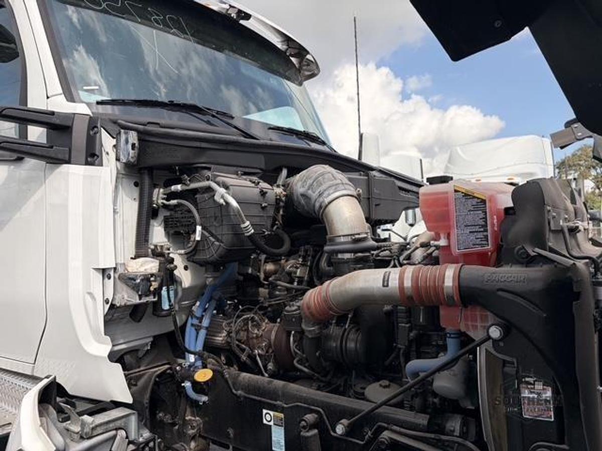Used 2025 KENWORTH T880