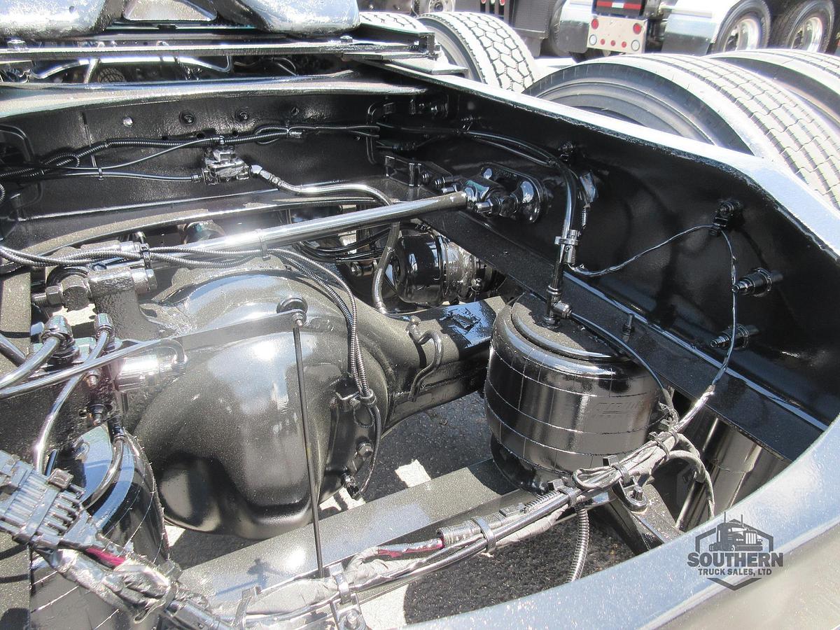 Used 2022 PETERBILT 389