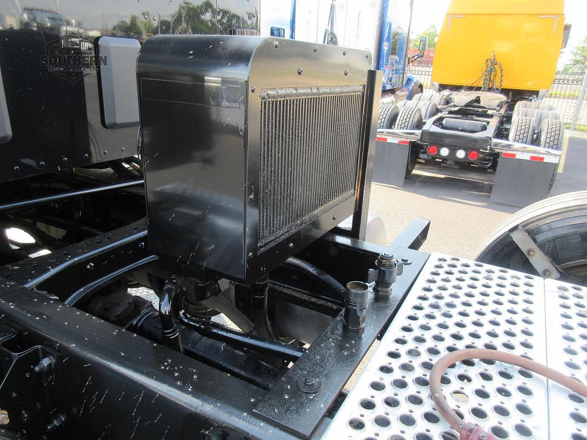 Used 2023 KENWORTH T880