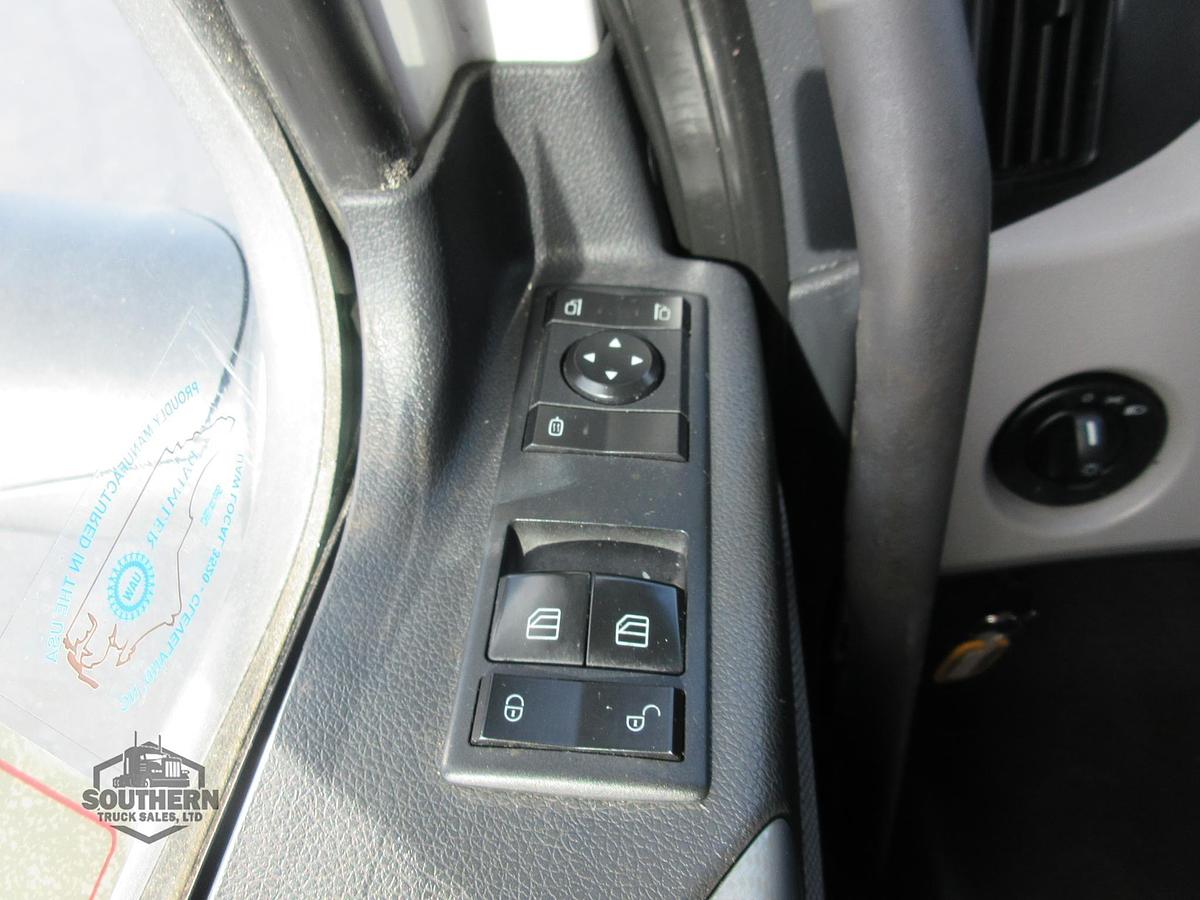 Used 2019 FREIGHTLINER CASCADIA 126