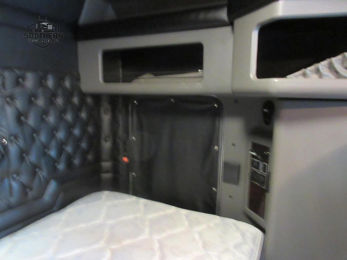 Used 2019 KENWORTH W900L