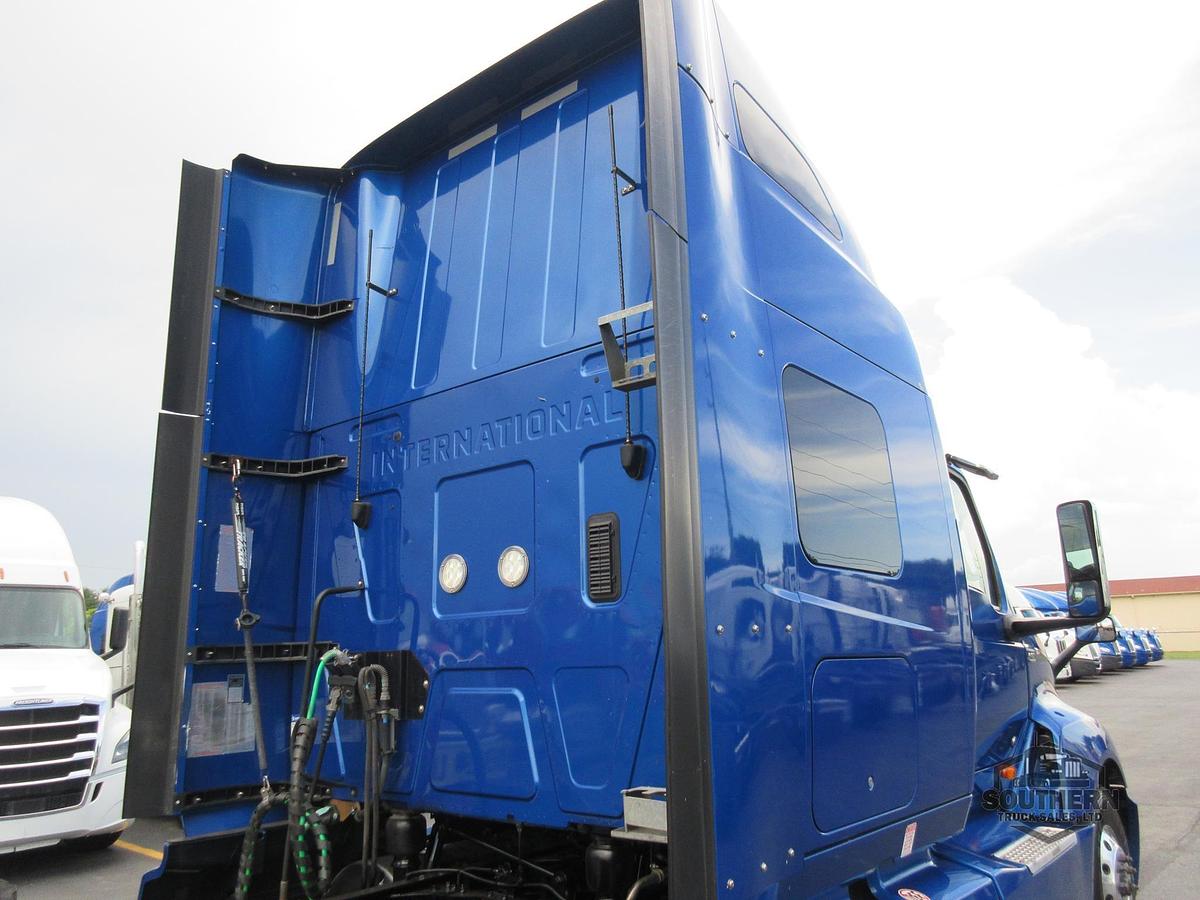 Used 2021 INTERNATIONAL LT