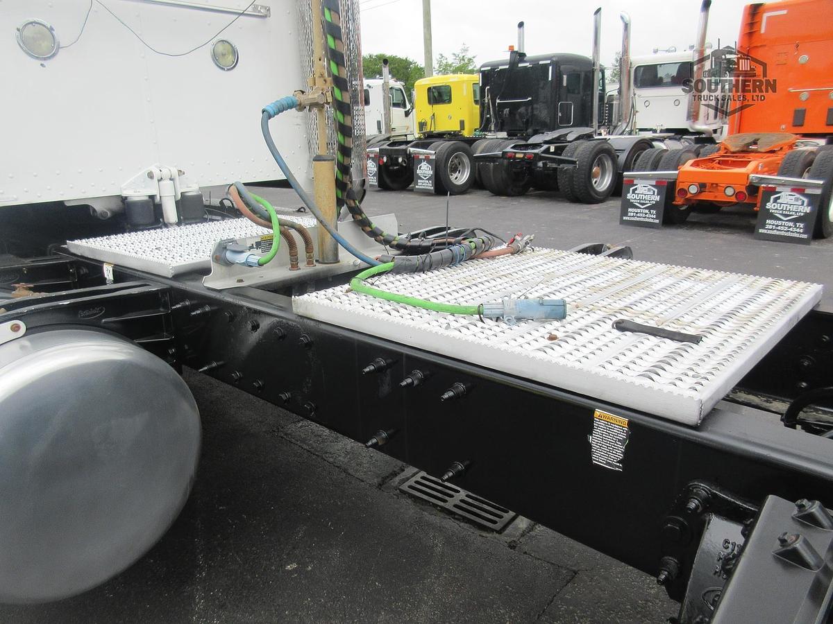Used 2019 PETERBILT 389