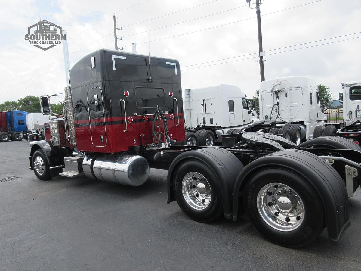 Used 2023 PETERBILT 389