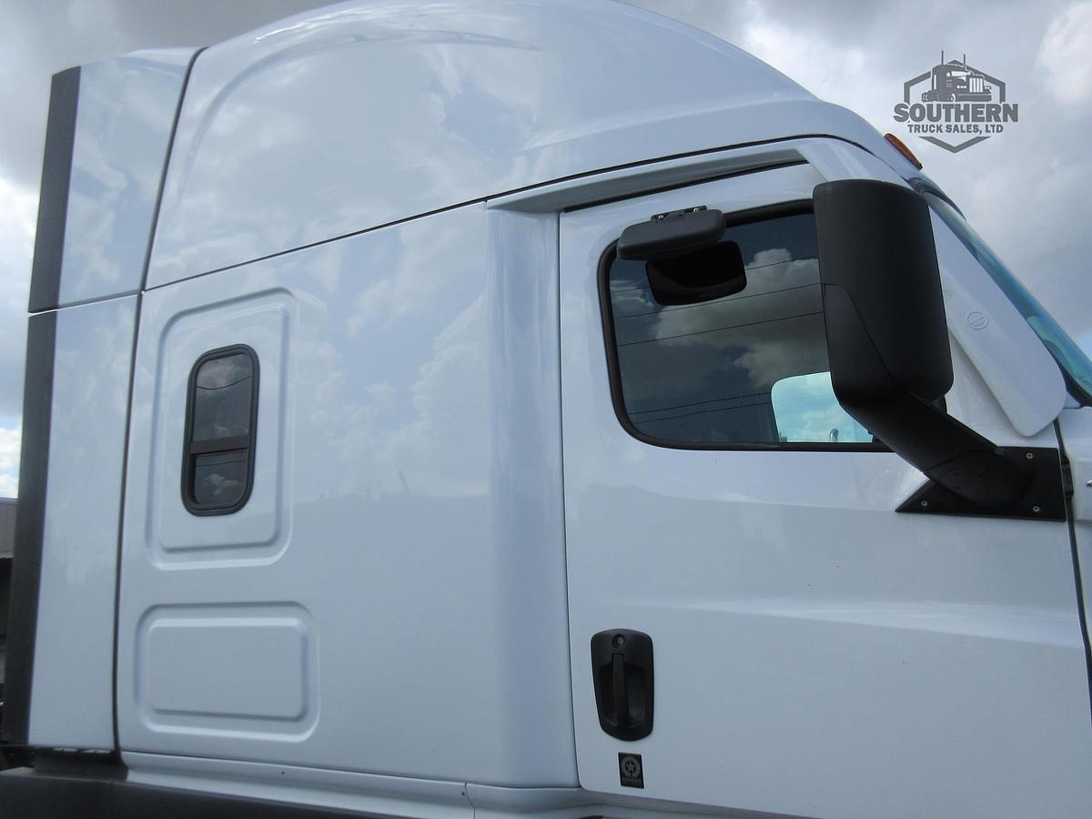 Used 2022 FREIGHTLINER CASCADIA 116
