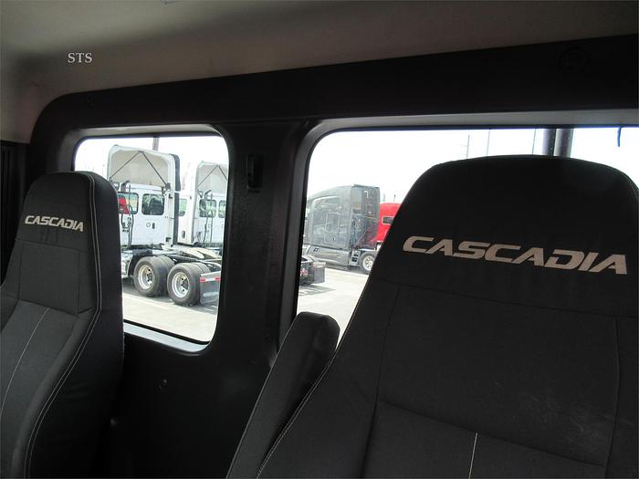 Used 2019 FREIGHTLINER CASCADIA 126