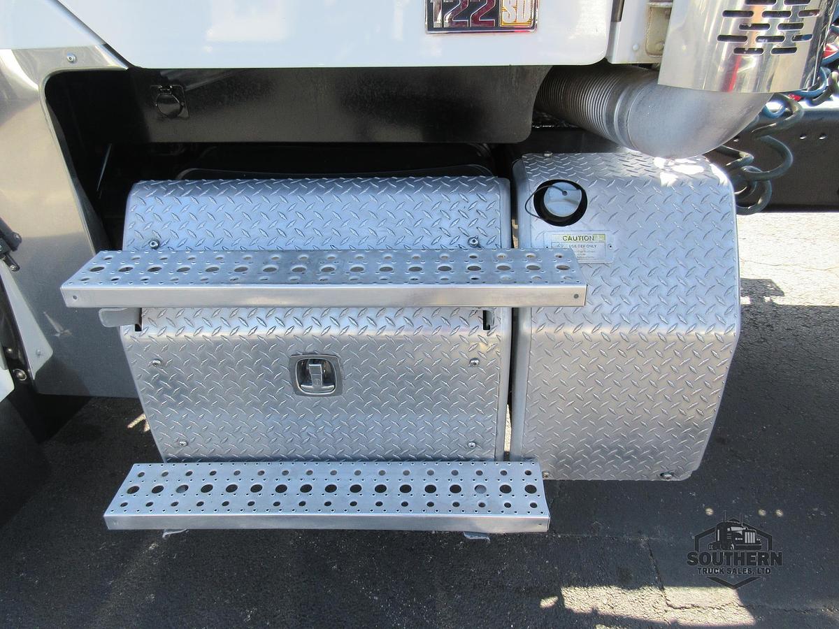 Used 2019 FREIGHTLINER 122SD