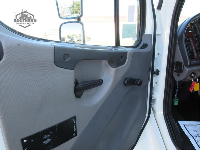 Used 2017 FREIGHTLINER BUSINESS CLASS M2 106