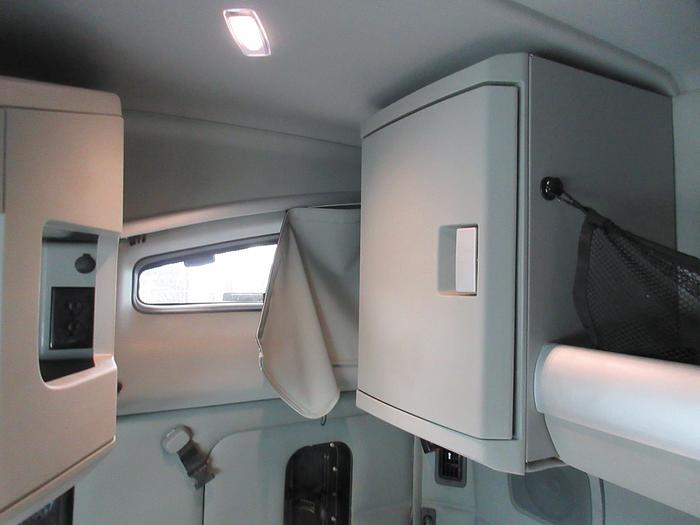 Used 2021 KENWORTH T880