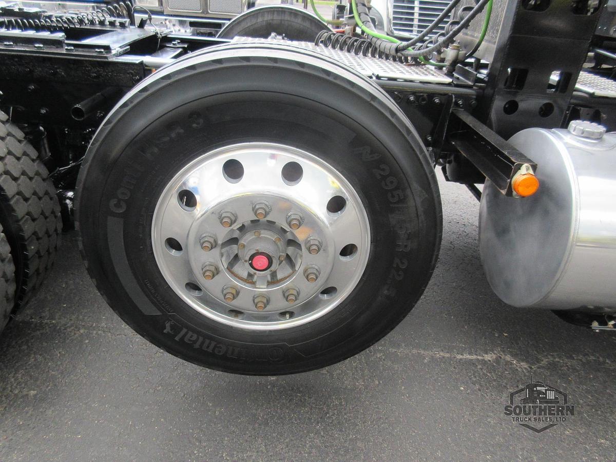 Used 2023 KENWORTH T880