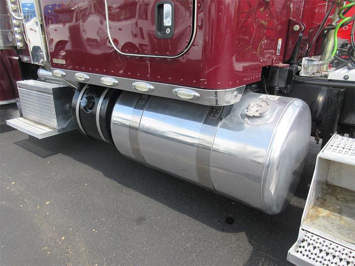 Used 2019 PETERBILT 389