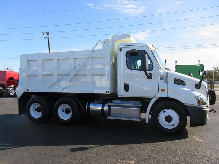 Used 2017 FREIGHTLINER CASCADIA 113