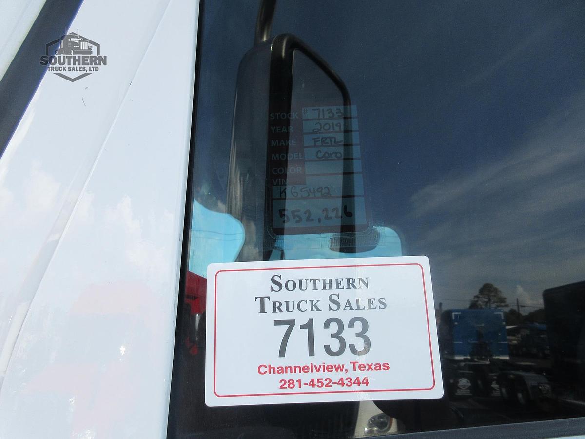 Used 2019 FREIGHTLINER 122SD