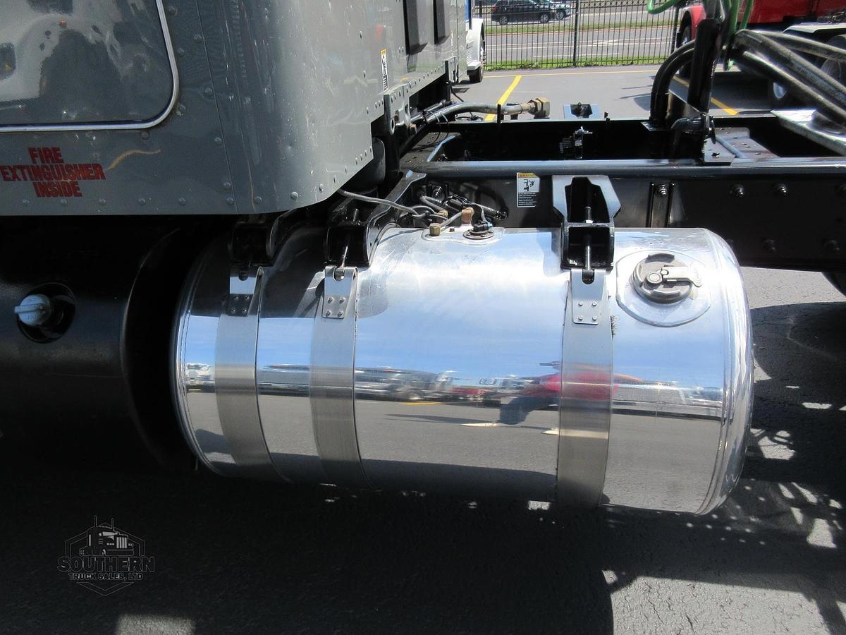 Used 2023 PETERBILT 567