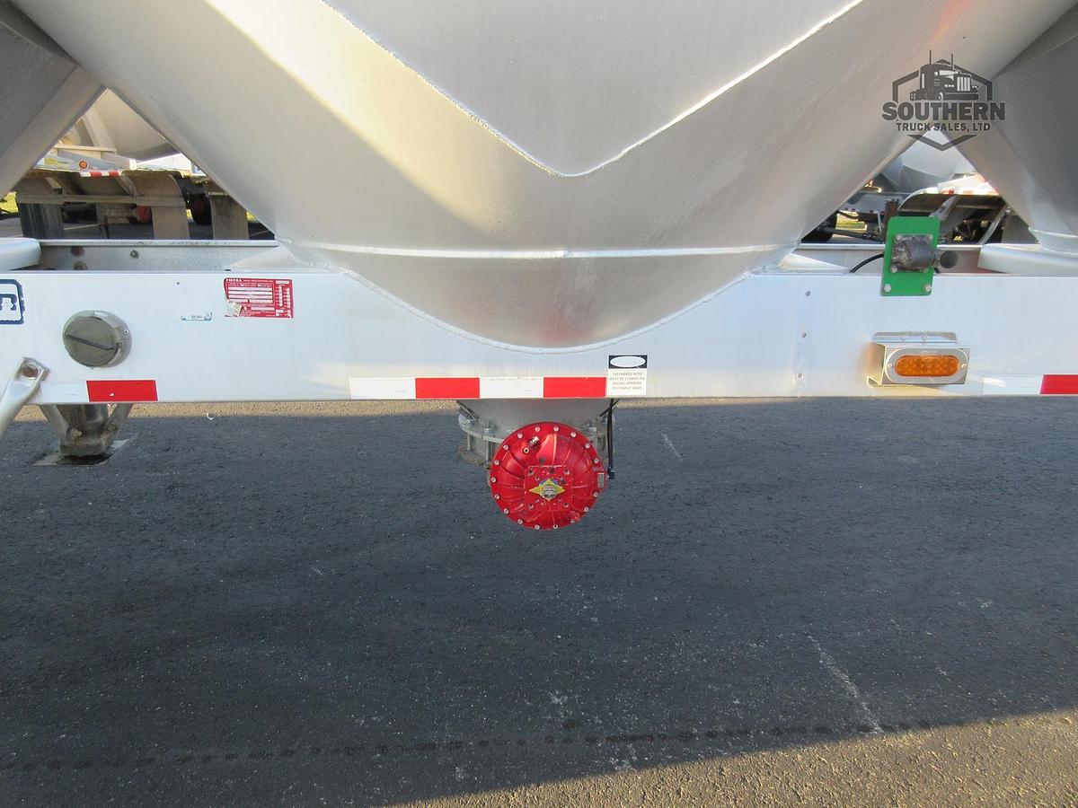 Used 2011 POLAR 41 ft