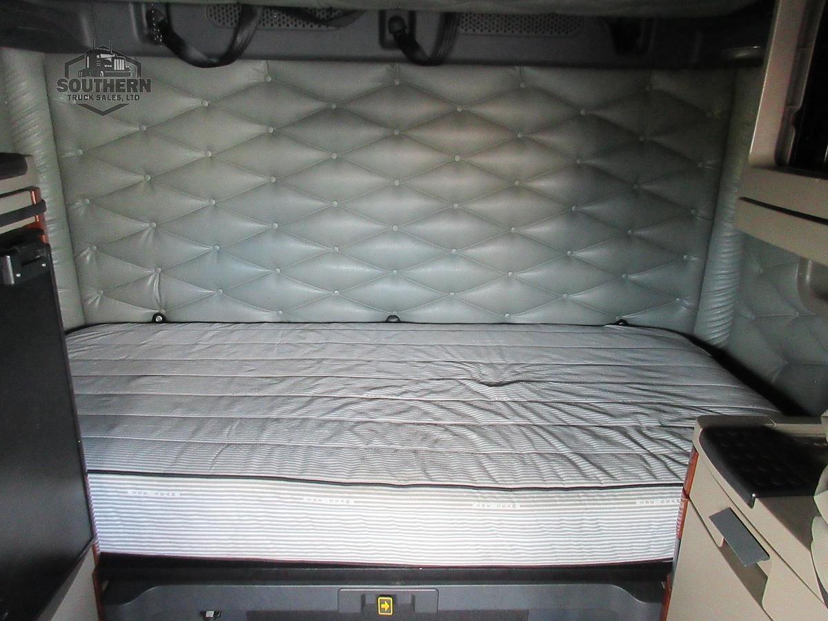 Used 2020 FREIGHTLINER CASCADIA 125