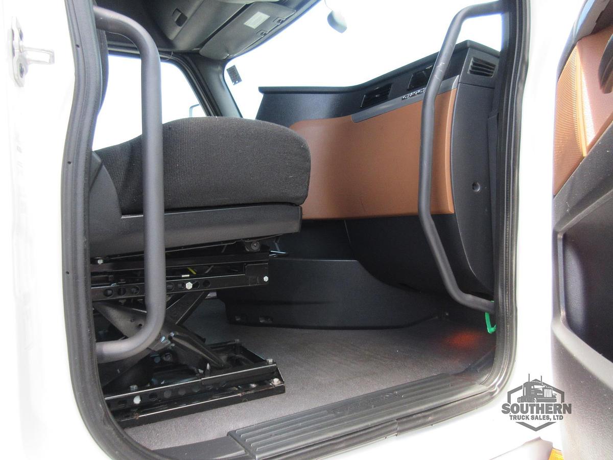 Used 2020 FREIGHTLINER CASCADIA 126