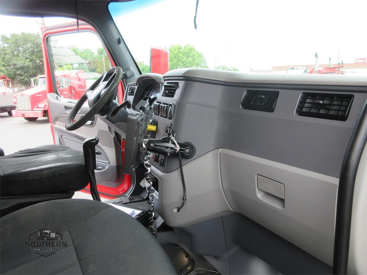 Used 2020 PETERBILT 567