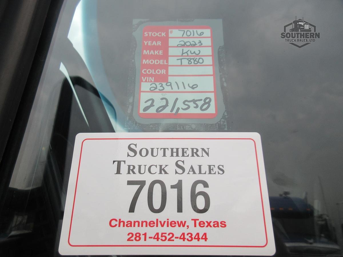 Used 2023 KENWORTH T880