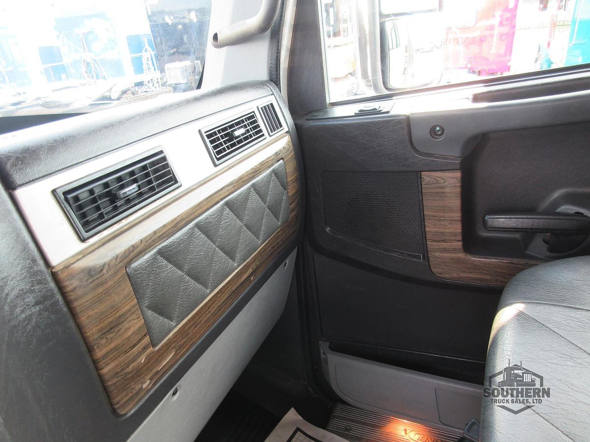 Used 2018 FREIGHTLINER CORONADO 122 SD