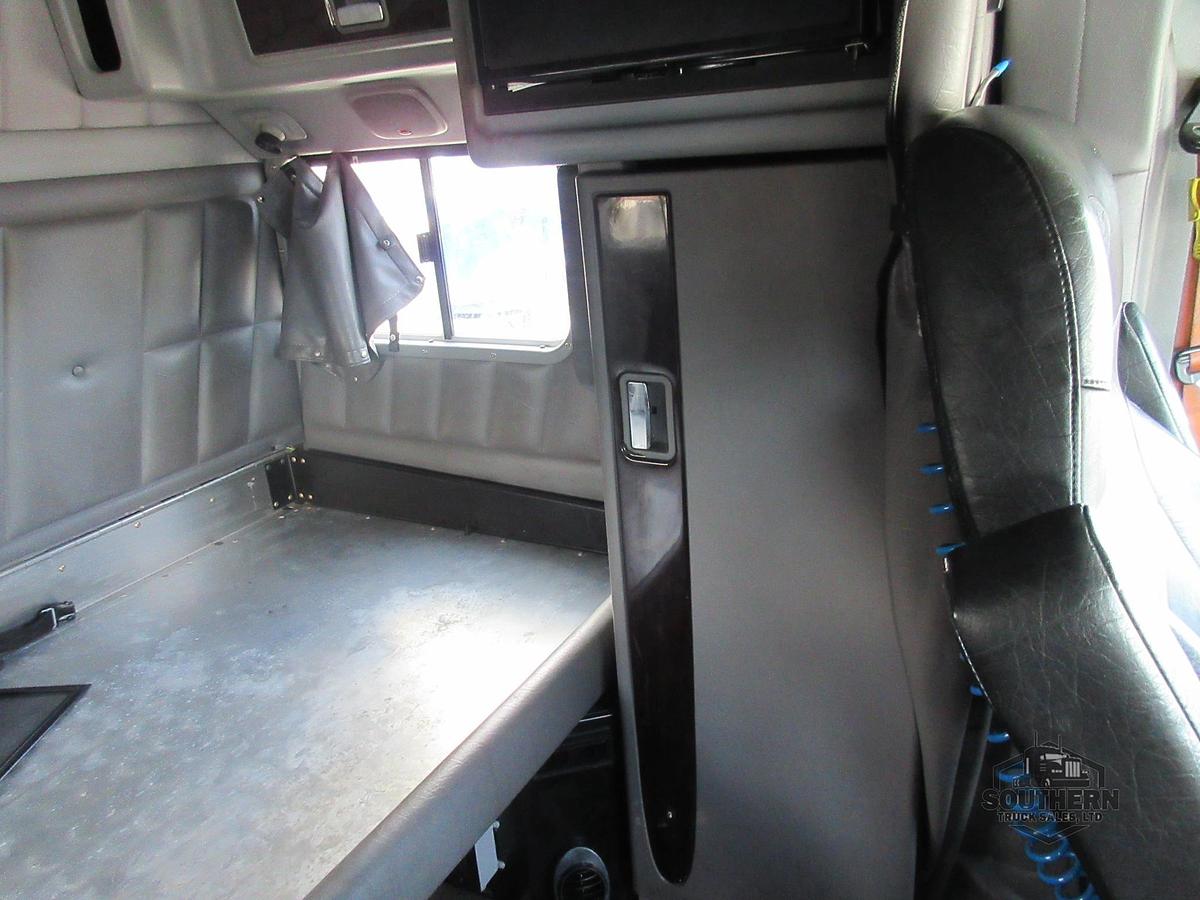 Used 2022 PETERBILT 389