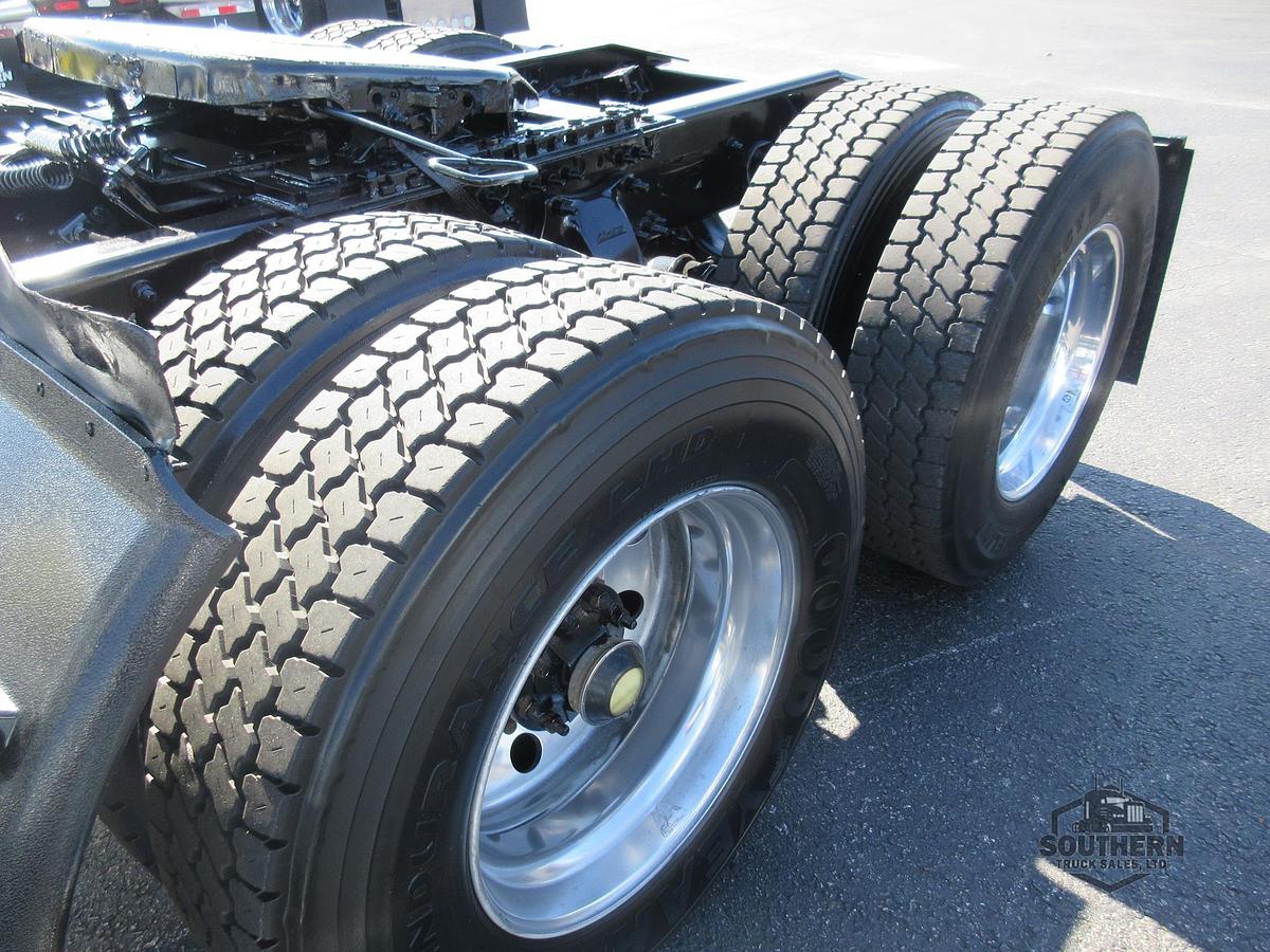 Used 2018 FREIGHTLINER CASCADIA 113