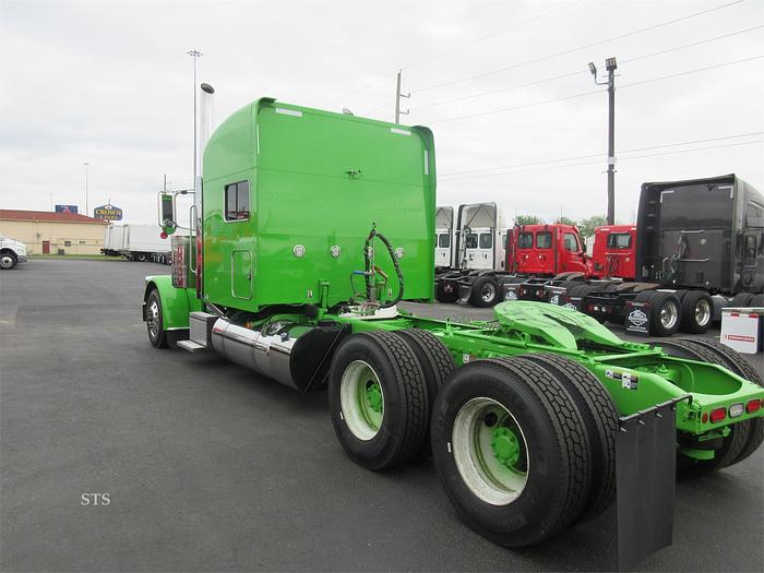 Used 2022 PETERBILT 389