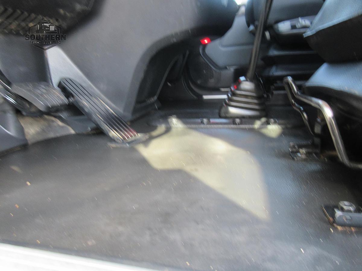 Used 2023 KENWORTH T880