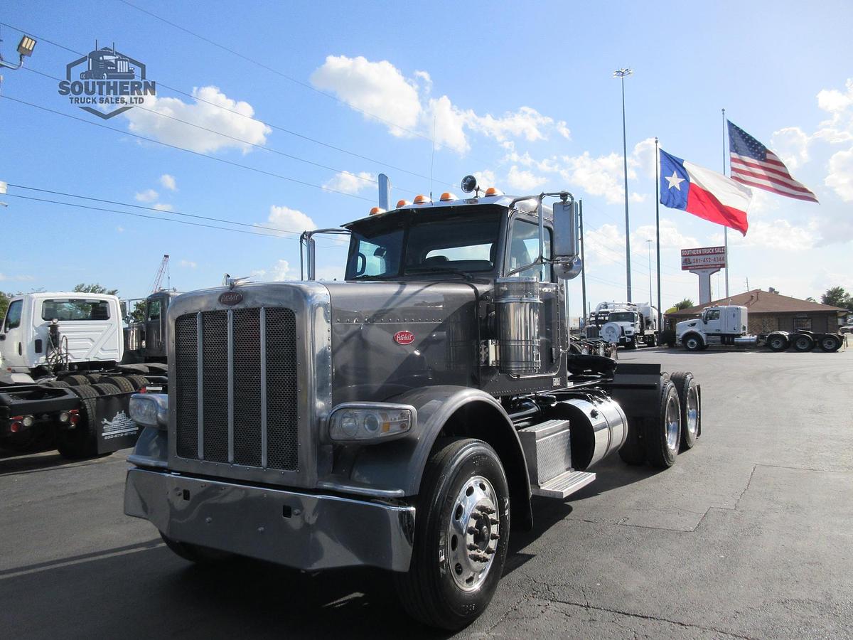 Used 2022 PETERBILT 389
