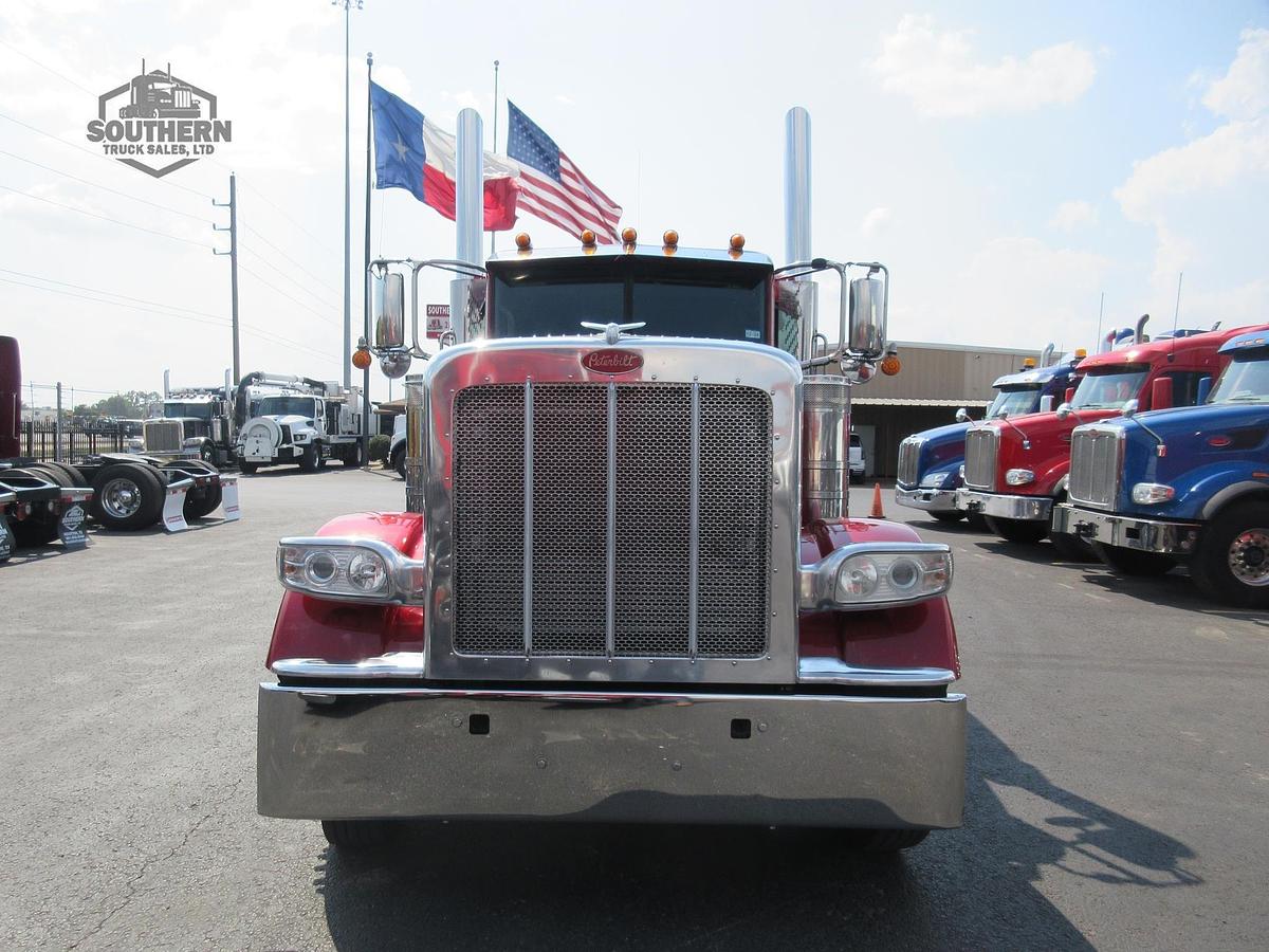 Used 2021 PETERBILT 389