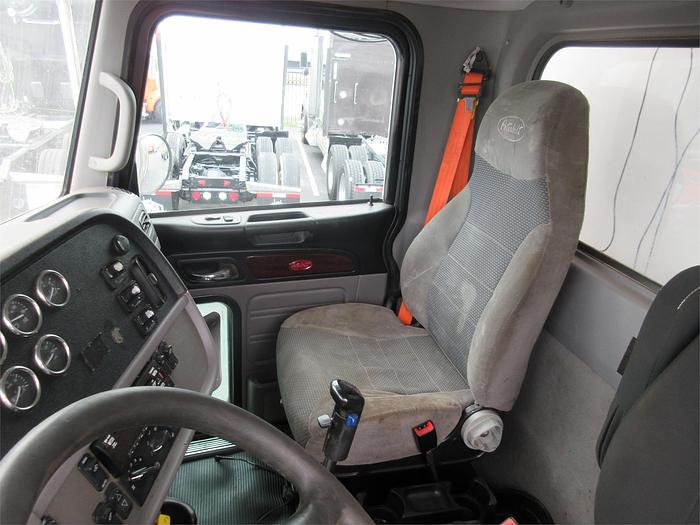 Used 2015 PETERBILT 365