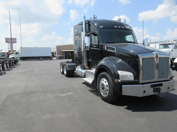 Used 2021 KENWORTH T880