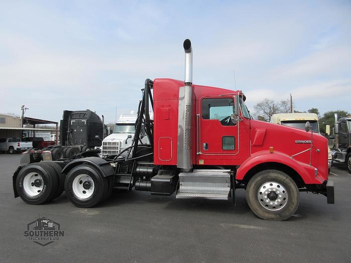 Used 2011 KENWORTH T800