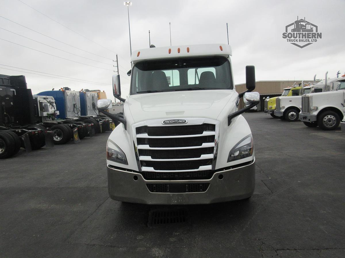 Used 2019 FREIGHTLINER CASCADIA 126