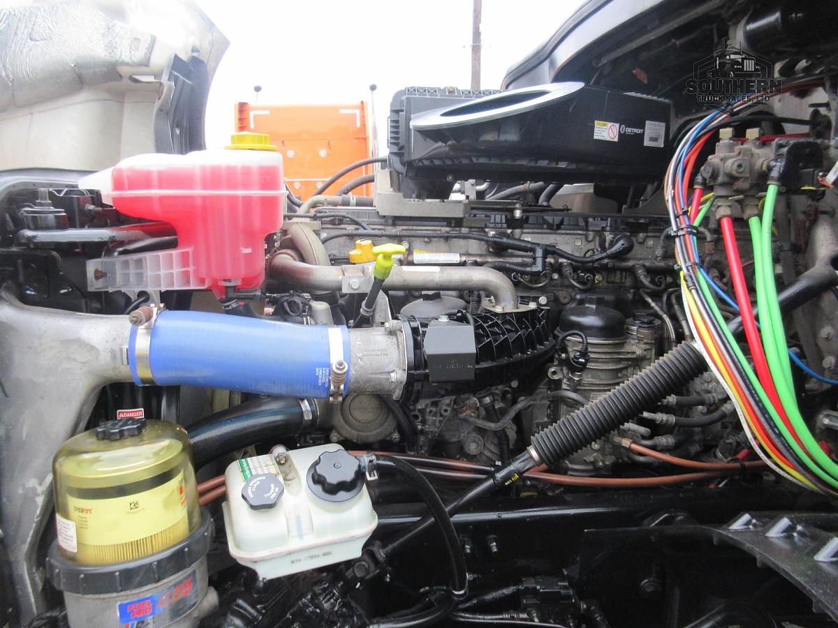 Used 2019 FREIGHTLINER CASCADIA 126