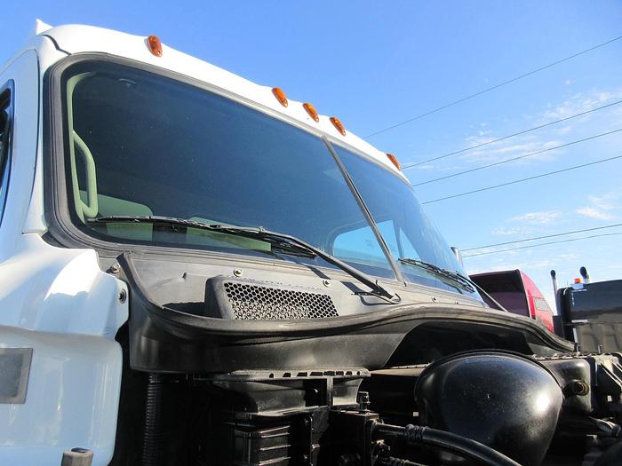 Used 2017 FREIGHTLINER CASCADIA 113