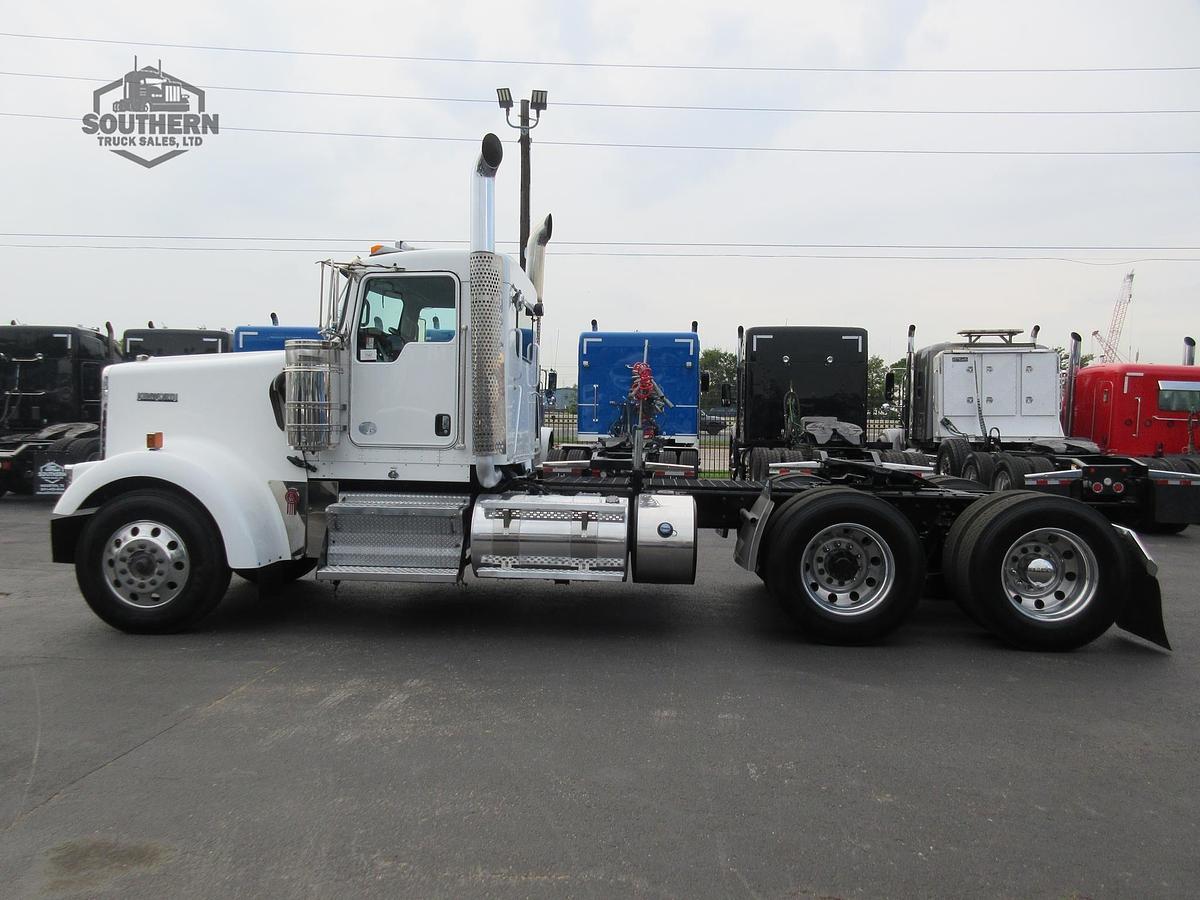 Used 2016 KENWORTH W900L